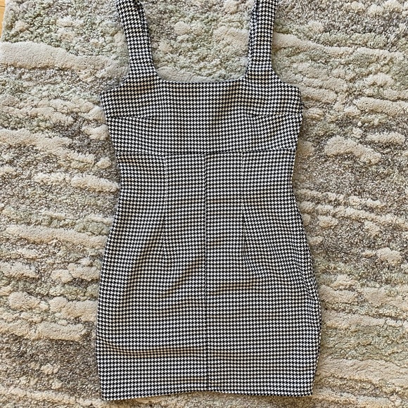 Divided Dresses & Skirts - Houndstooth 90s style mini dress